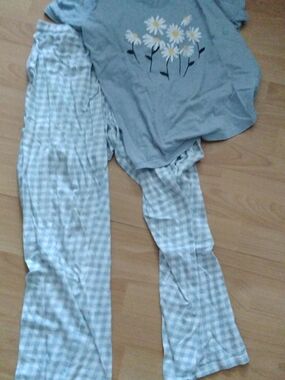 La Vie En Rose Blue Daisy Pajama Set